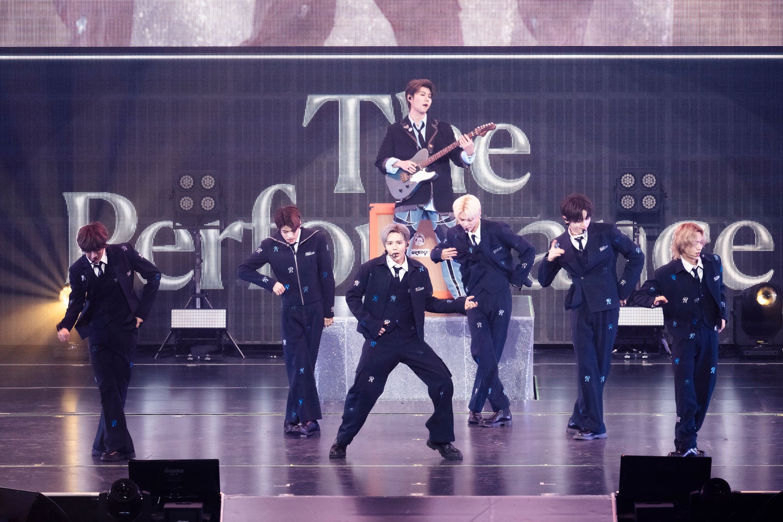 RIIZE、若井滉斗（C）The Performance／撮影：田中聖太郎写真事務所