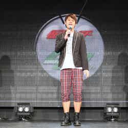 左より:仮面ライダーGIRLS 廣川由里香、オジンオズボーン 篠宮暁、仮面ライダーGIRLS 井坂仁美/(C)2011 石森プロ・テレビ朝日・ADK・東映