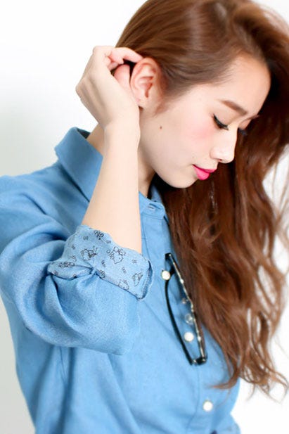 HELLO KITTYコラボ裏地総柄ダンガリーシャツ「salus」3,990円(税込)