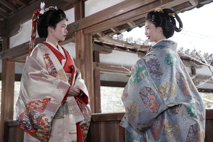 小芝風花、森川葵「大奥」より(C)フジテレビ