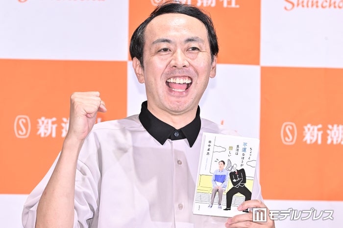アンガールズ田中卓志、0歳息子のユニフォーム姿公開「可愛すぎる」「貴重」と反響
