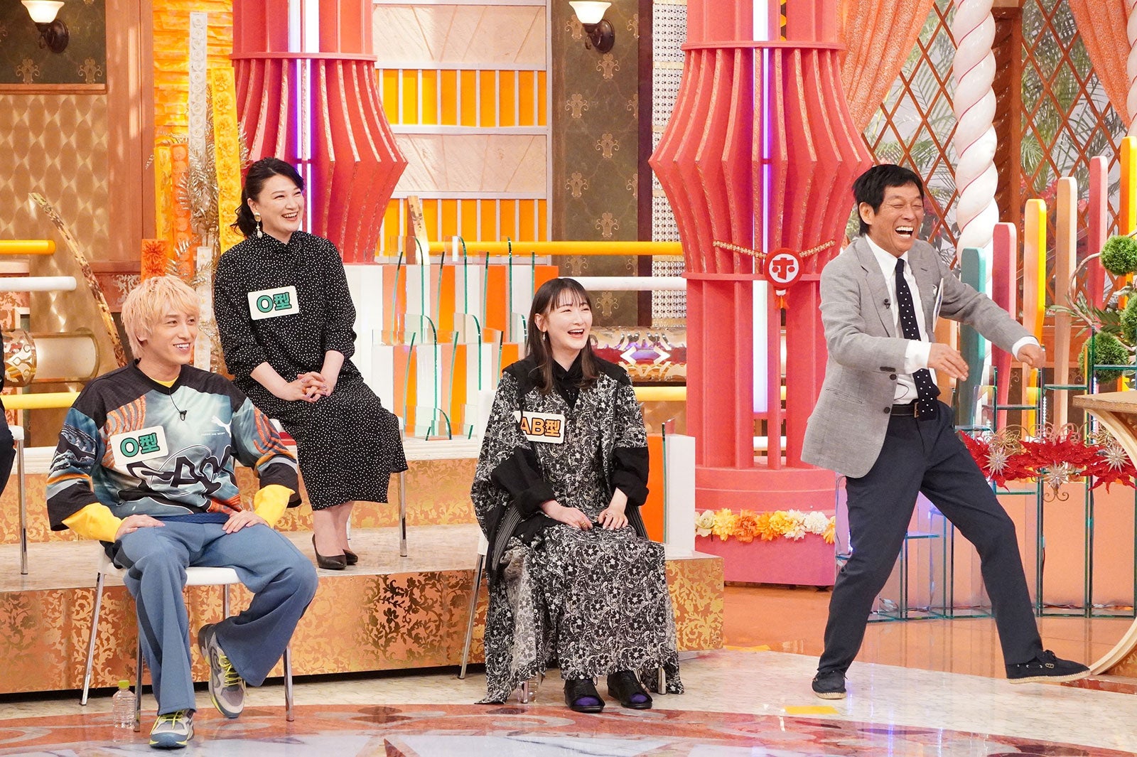 兼近大樹、島崎和歌子、生駒里奈、明石家さんま（C）フジテレビ