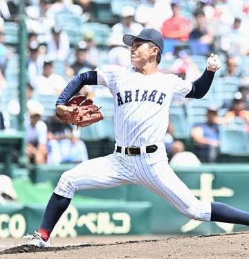 夏の甲子園 有明の逆転劇にスタンド大歓声 初戦の立命館宇治戦をほうふつ 相手のミスにつけこんで序盤リード奪う