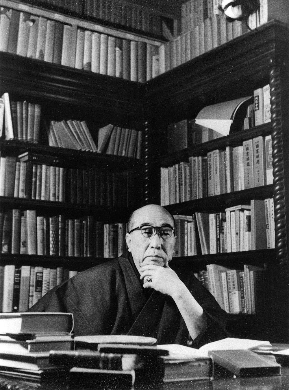 特別ビジュアルのモチーフとなった『江戸川乱歩肖像画』（C）取材協力 立教大学江戸川乱歩記念大衆文化研究センター