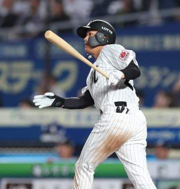 ロッテ・石川慎が1号勝ち越し3ラン「もう打ててよかったです。本当にそれだけ」24年5月以来2年ぶりの大きな一発
