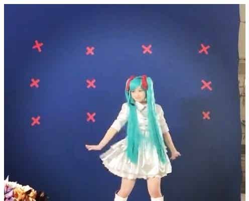 橋本環奈、“初音ミク”風コスプレでダンス披露「最強」「癒やししかない」と反響