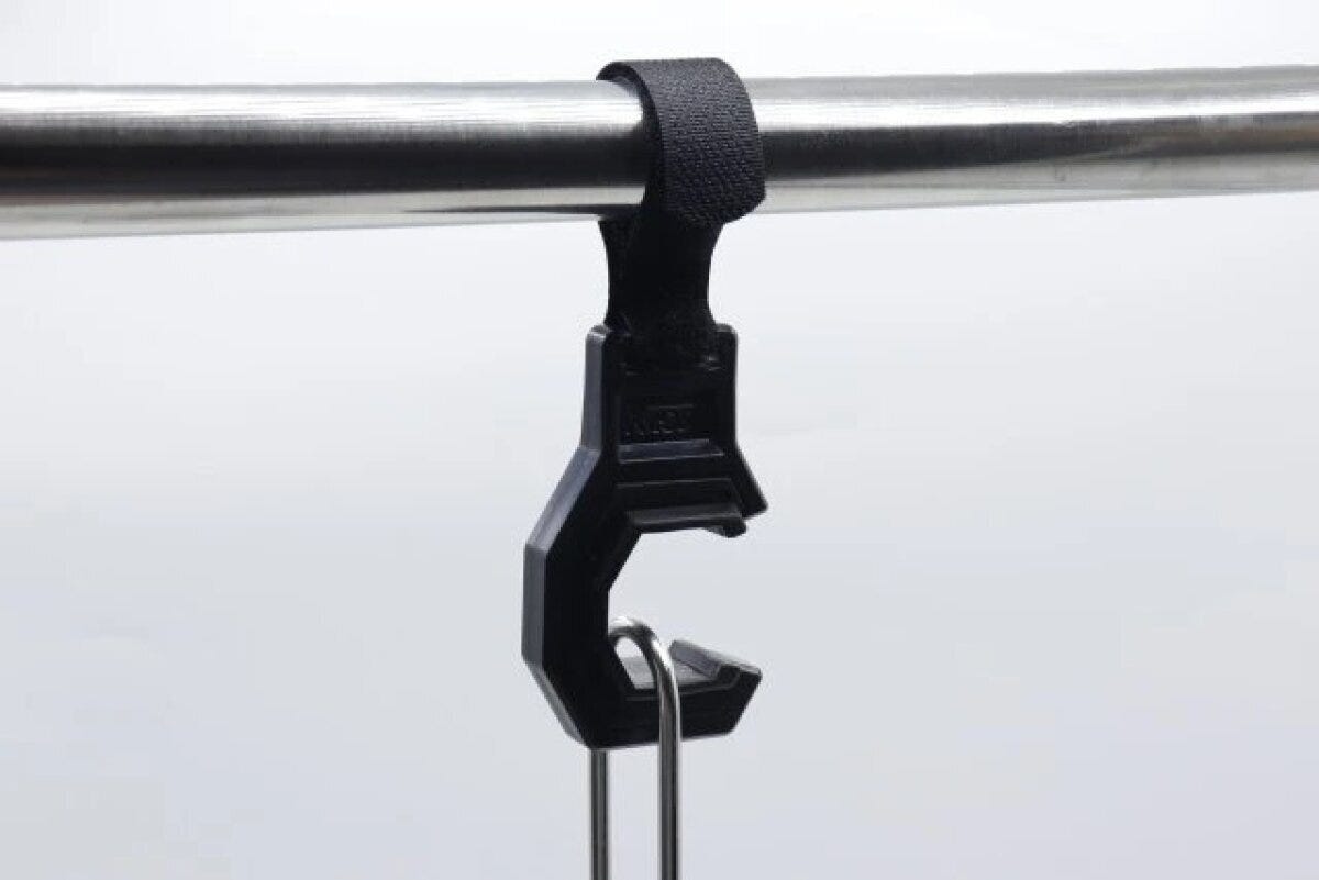 ダイソー　ポール用ツールホルダー（AGAX）　使用例　吊るす