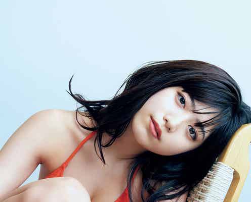 吉田莉桜、今までにない大人っぽいビキニ姿で美ボディ披露