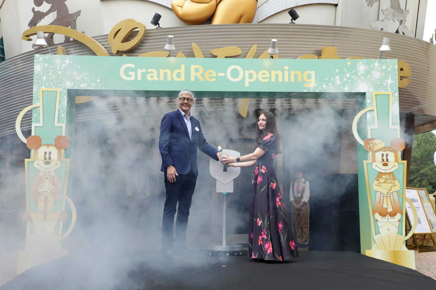 ディズニーストア 東京ディズニーリゾート店リニューアルオープンの様子（C） Disney （C）Disney. Based on the “Winnie the Pooh” works by A.A. Milne and E.H. Shepard.