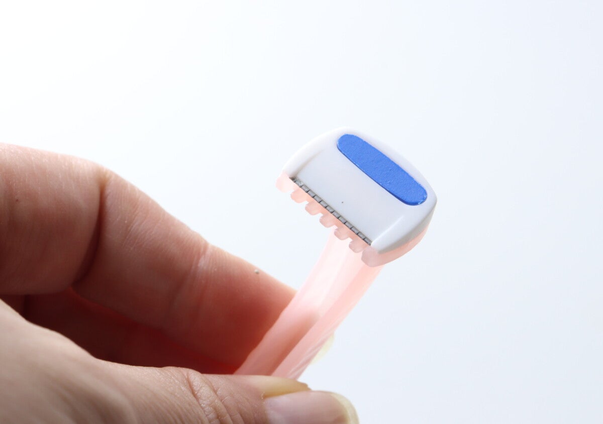 こんなのあるなら教えてよ！「専用ってこんなに快適なんだ？！」極小サイズの100均剃刀