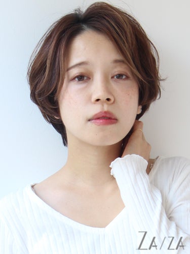 40代 丸顔さん必見のショートボブカタログ 輪郭をシャープに見せて小顔が叶う モデルプレス