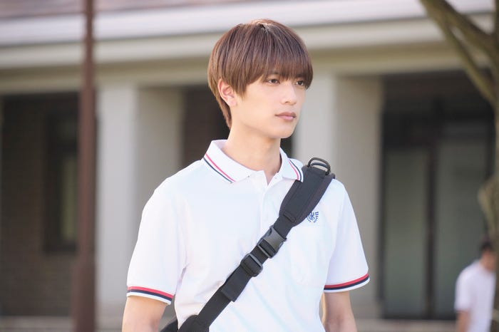 高橋恭平(C)2025「ロマンティック・キラー」製作委員会(C)百世渡/集英社