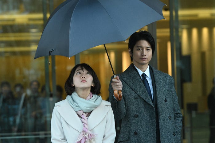 吉岡里帆、向井理/「きみが心に棲みついた」第2話より(C)TBS