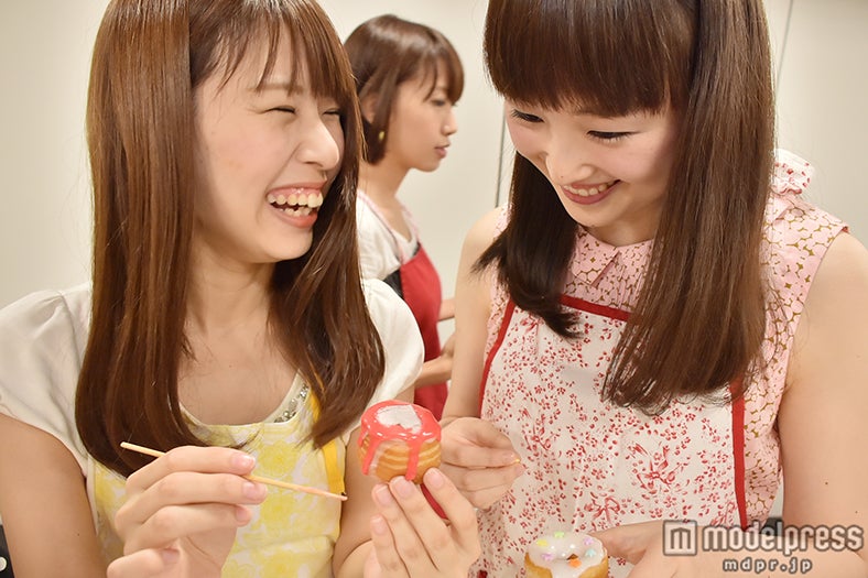 Re:ガールズ（左から）白石柚月、福井有彩