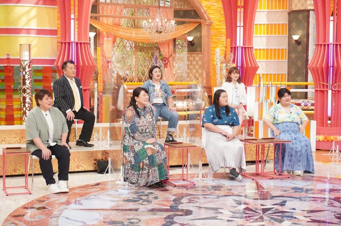 (前列左から)杉本美香、久保田磨希、田辺智加、あんり(後列左から)小杉竜一、熊元プロレス、菊地亜美(C)フジテレビ