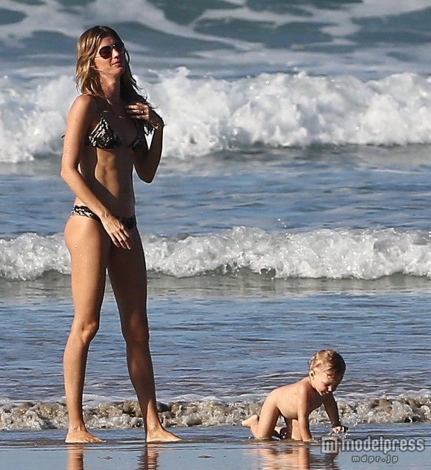 ジゼル・ブンチェン、バカンスは超アクティブ