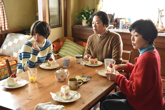 広瀬すず、阿部サダヲ、小林聡美/「anone」第7話より(C)日本テレビ