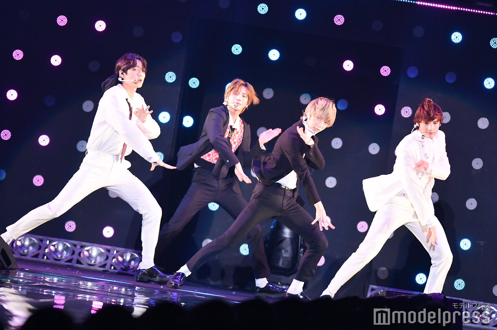 TOMORROW X TOGETHER（C）モデルプレス