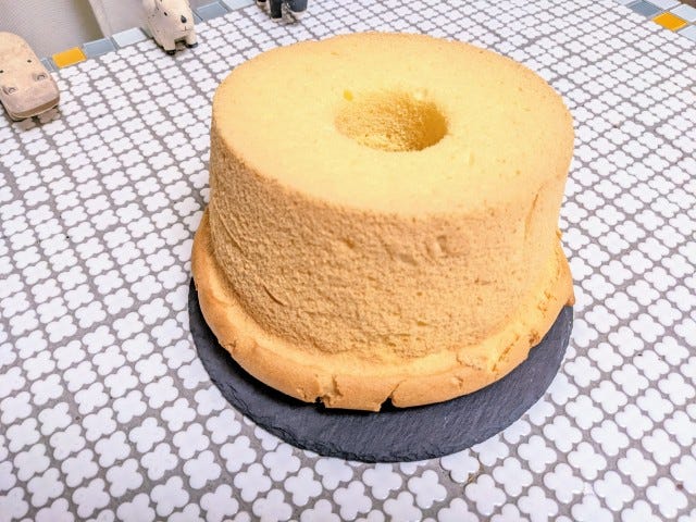 横から見たシフォンケーキ