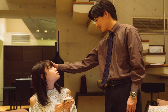 高橋ひかる、西垣匠「顔に泥を塗る」第2話より(C)テレビ朝日