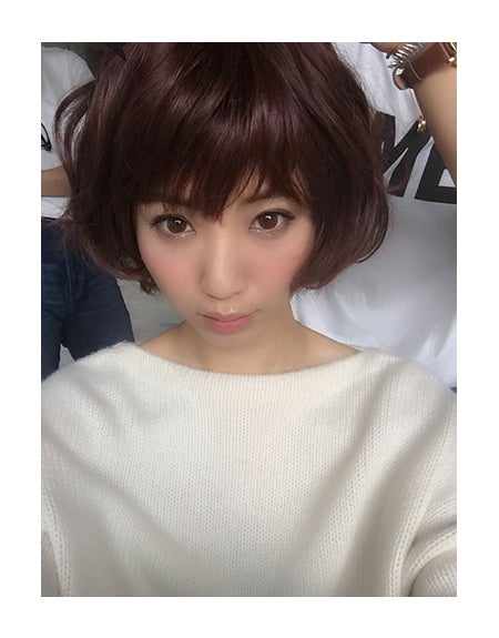 レッドブラウンのボブヘアに／オフィシャルブログ（LINE）より