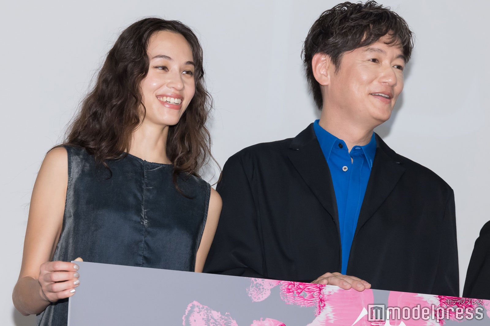 水原希子、井浦新（C）モデルプレス