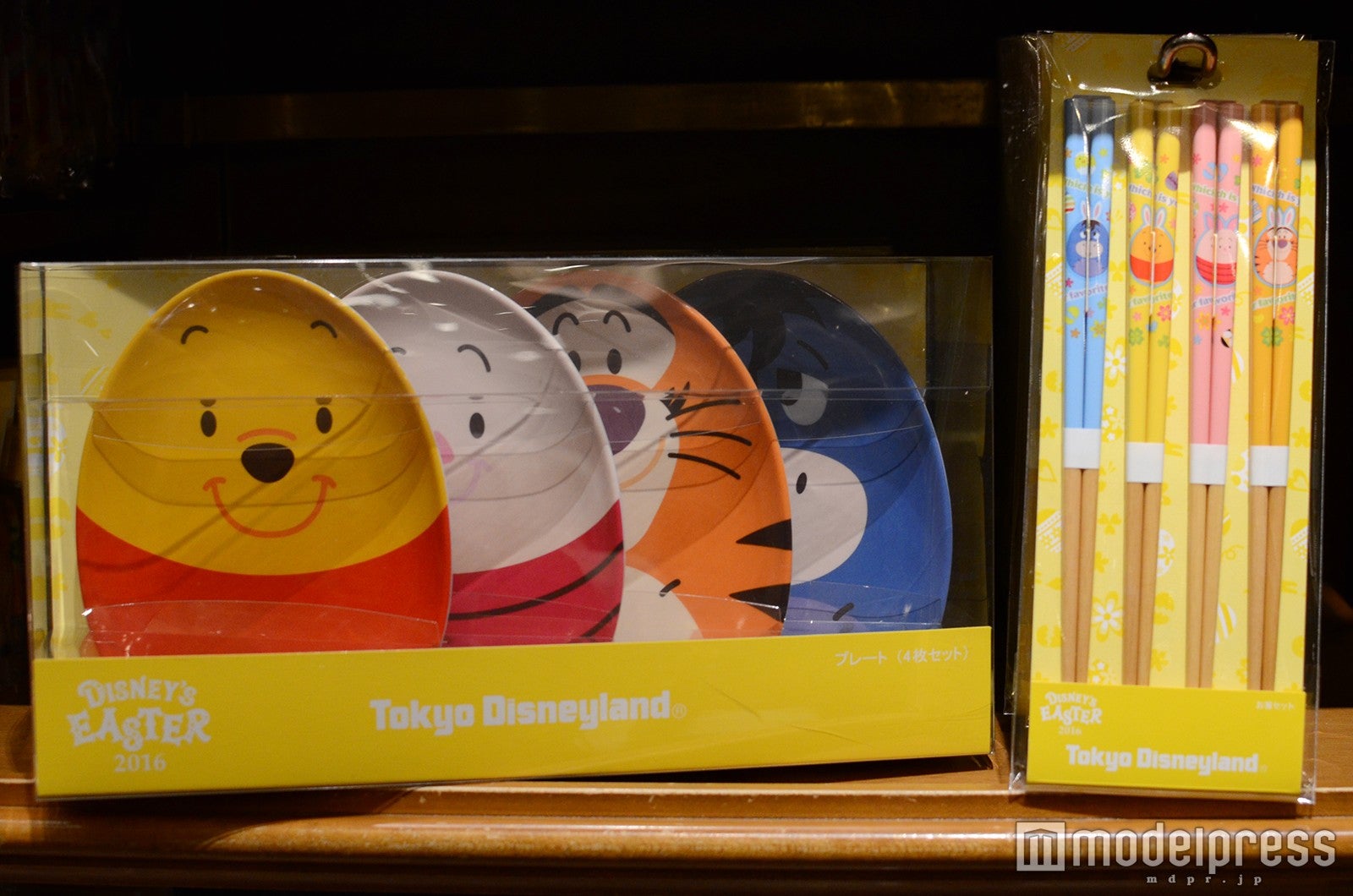 プレートセット￥2,600、お箸セット￥2,200（C）モデルプレス