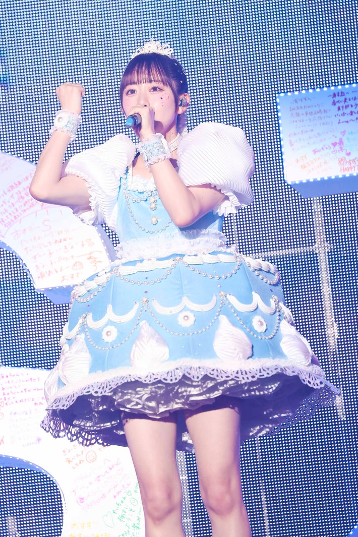 真中まな「FRUITS ZIPPER 3rd ANNIVERSARY 超めでたいライブ -さん-」より／PHOTO：ヨシモリユウナ、森好弘、高田梓