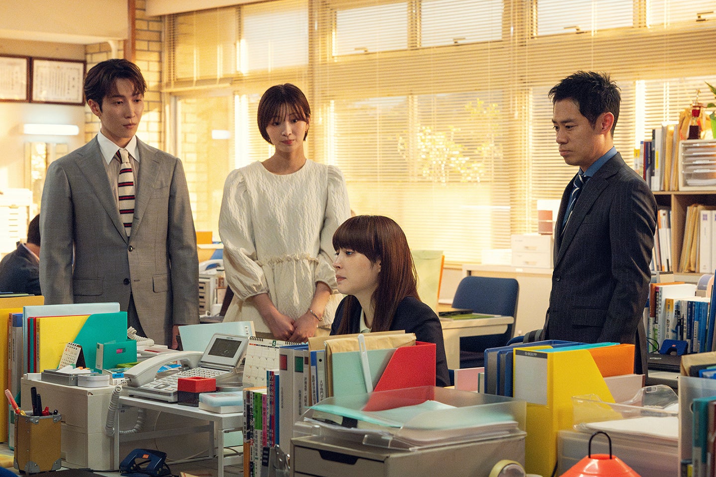 渡辺翔太、岡崎紗絵、広瀬アリス、伊藤淳史「なんで私が神説教」第1話（C）日本テレビ