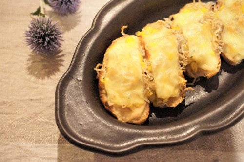 焼きもろこしとちりめんじゃこのオープンサンド