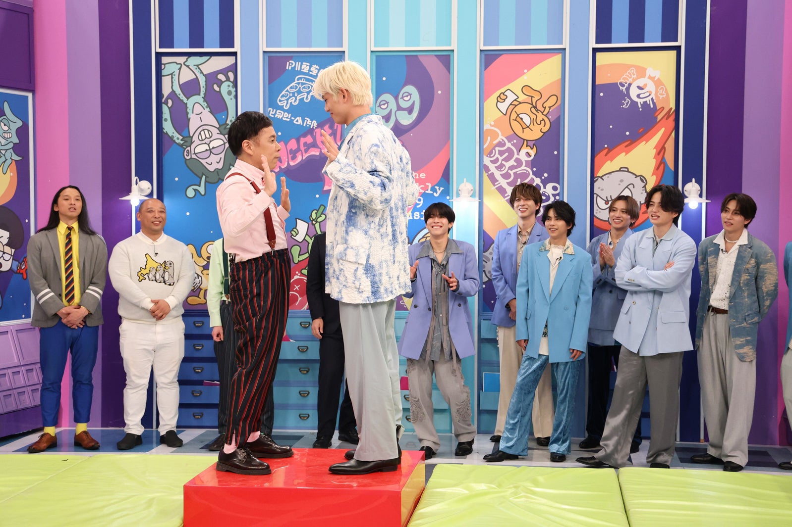 岡村隆史＆篠塚大輝「真剣手押し相撲対決」より（C）フジテレビ