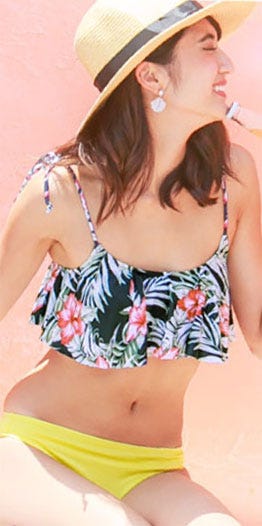 ショートキャミ風フリルバイカラービキニ「神戸レタス」2990円(税込)