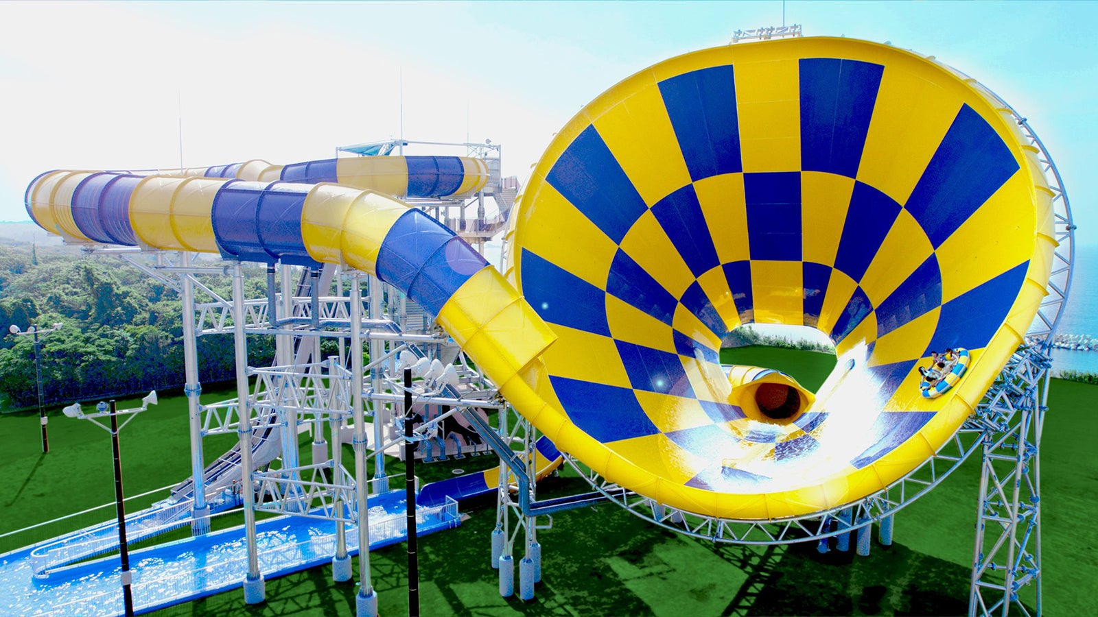 ザ・モンスタースライダー／画像提供：芝政観光開発