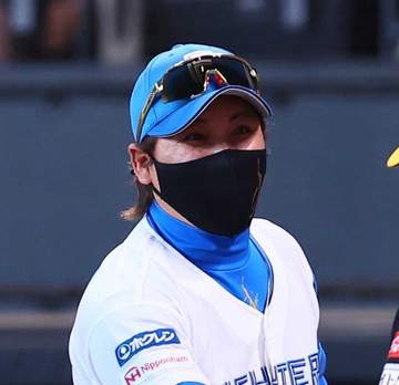 日本ハム・新庄監督 有原の移籍後初完封に喜び「やっと。3月から待ってました」「こっから全部勝ってもらって」
