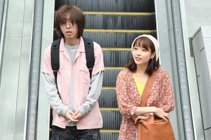 柄本時生、清水くるみ/「わたし、定時で帰ります。」第4話より(C)TBS