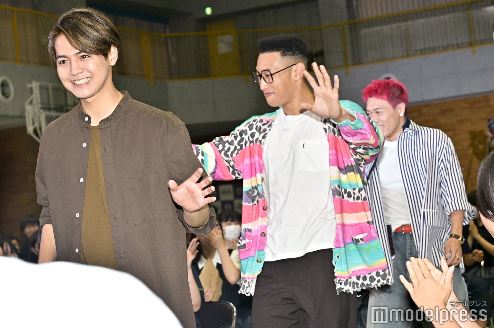 （左から）片寄涼太、関口メンディー、中務裕太（C）モデルプレス