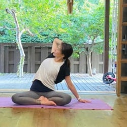 デスクワークの休憩に猫背姿勢をリセット。肩こり首コリをケアする合間ストレッチ