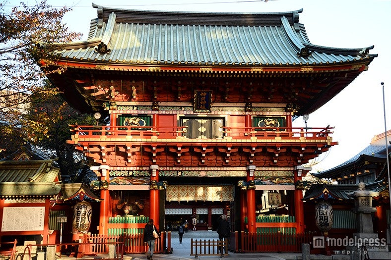 「神田明神」の隨神門