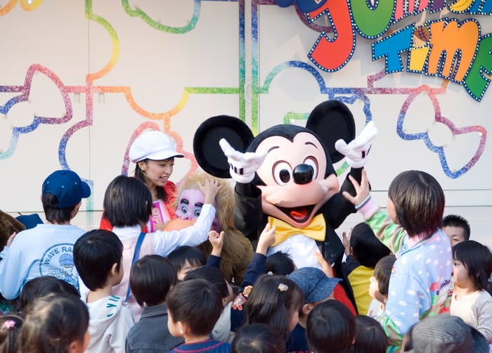 「スーパードゥーパー・ジャンピンタイム」(C)Disney