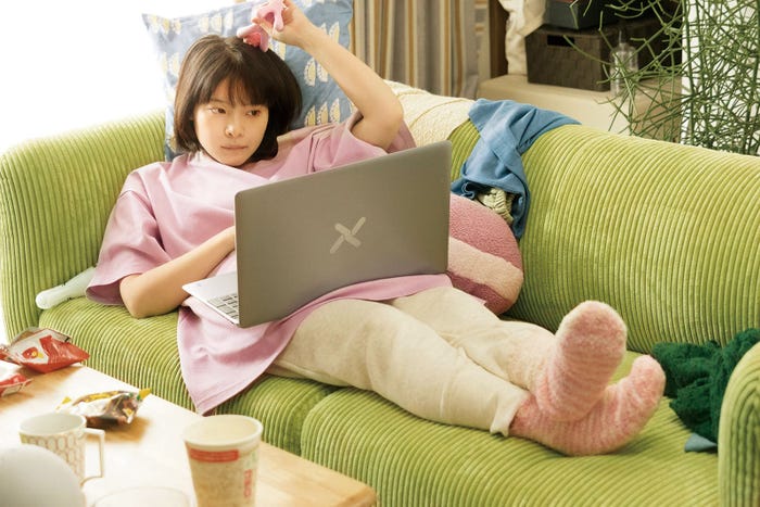 岸井ゆきの (C)2022“犬も食わねどチャーリーは笑う”FILM PARTNERS