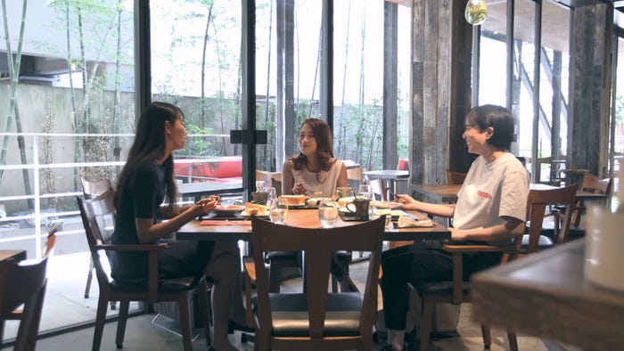 春花、莉咲子、香織「TERRACE HOUSE TOKYO 2019-2020」8th WEEK(C)フジテレビ/イースト・エンタテインメント