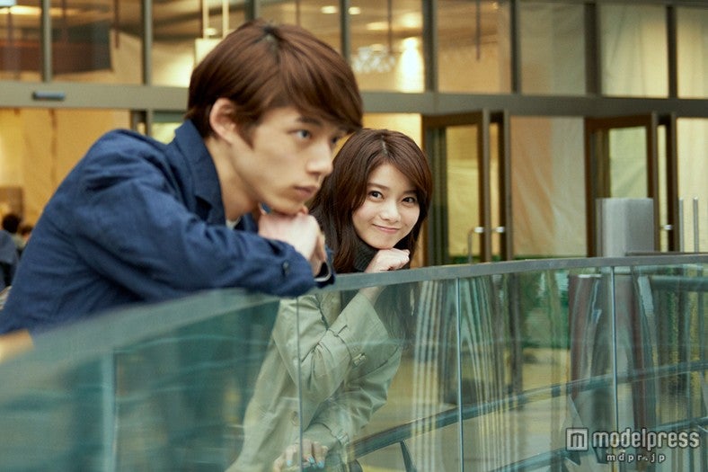 （左より）坂口健太郎、森カンナ