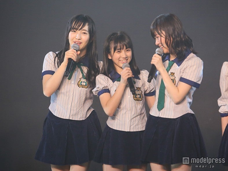 矢吹奈子（中央）の生誕祭も（C）AKS