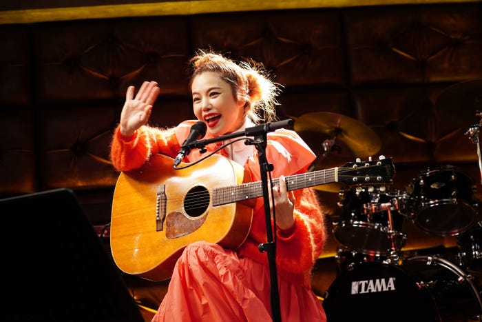 Chara「すべて忘れてしまうから」第5話より(C)テレビ東京/(C)2022 Disney and related entities