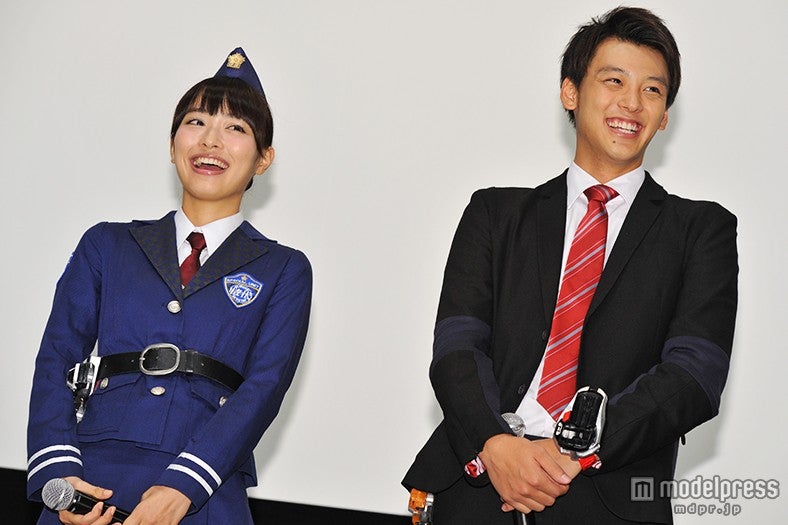 （左から）内田理央、竹内涼真