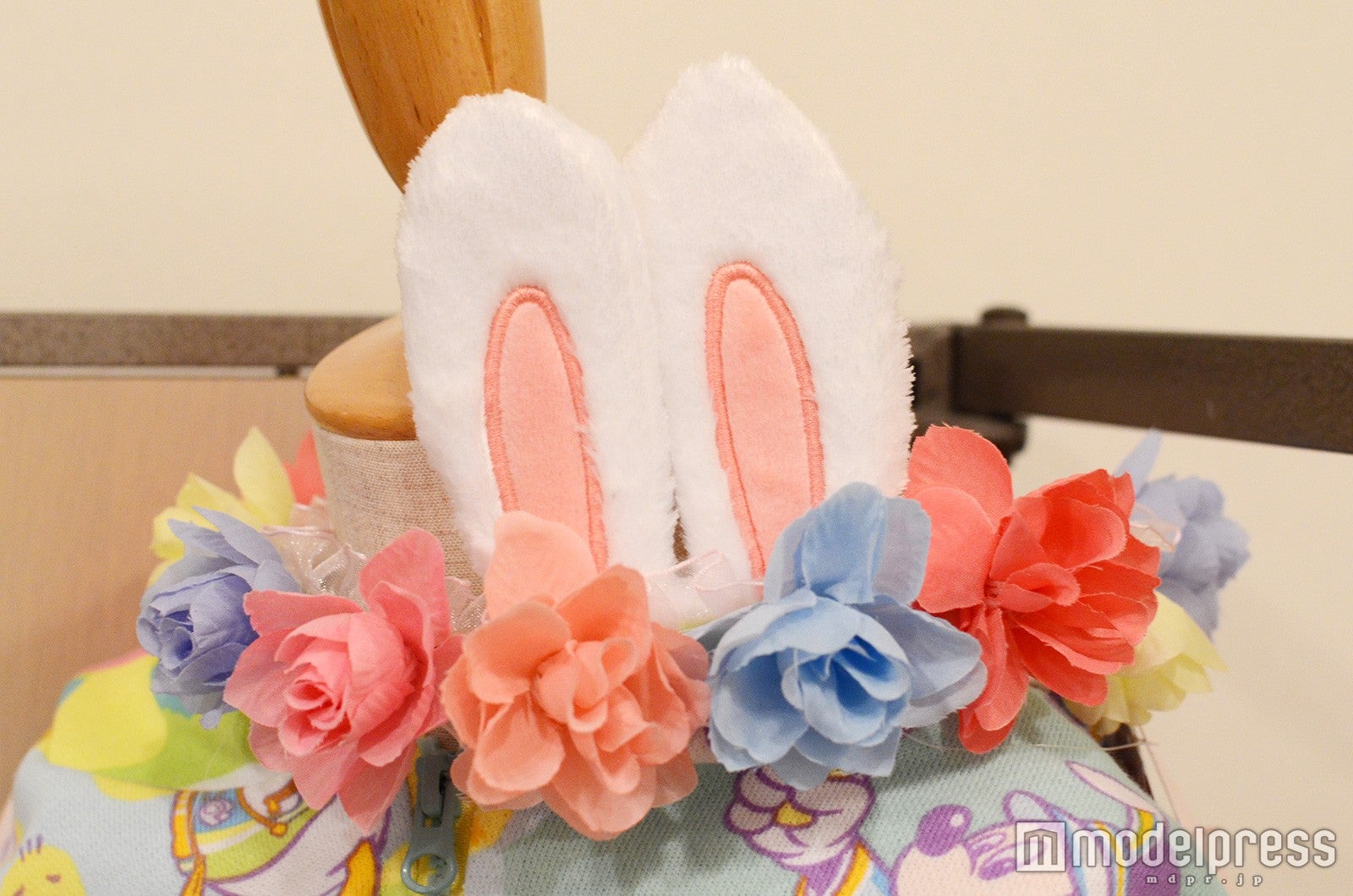 花とうさみみの飾り￥2,300（C）モデルプレス