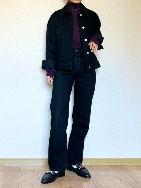 ユニクロ　シアージャージータートルネックT　デニムジャケットコーデ