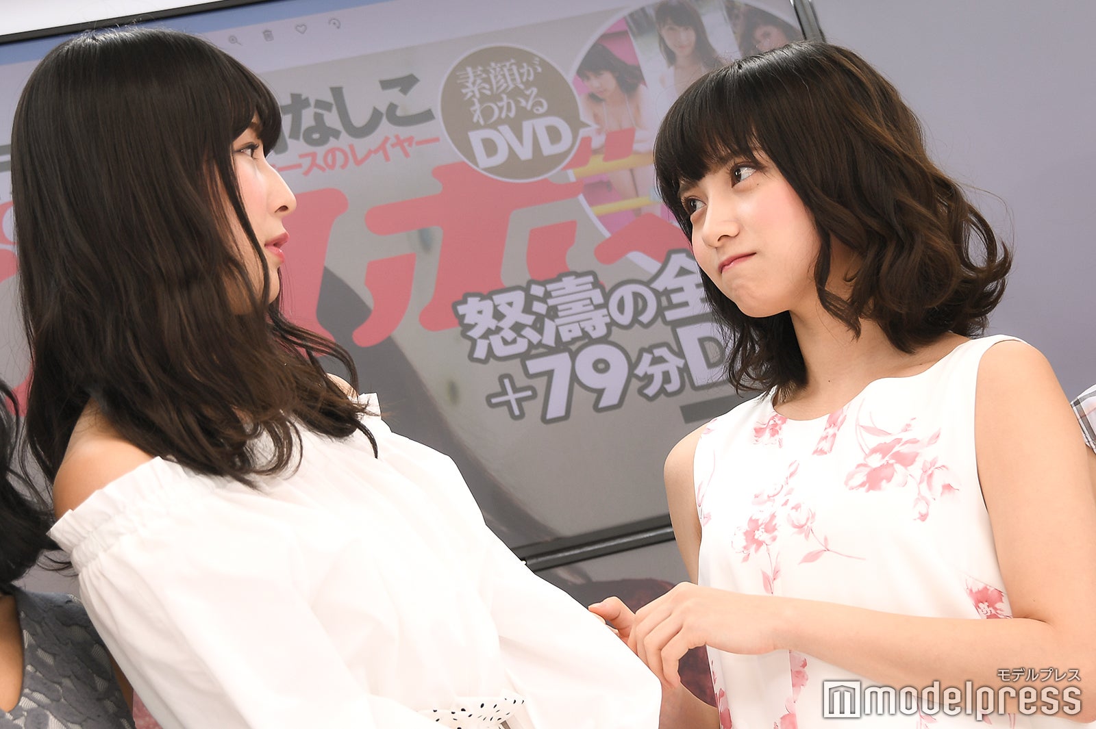 川崎あや、桃月なし（C）モデルプレスこ