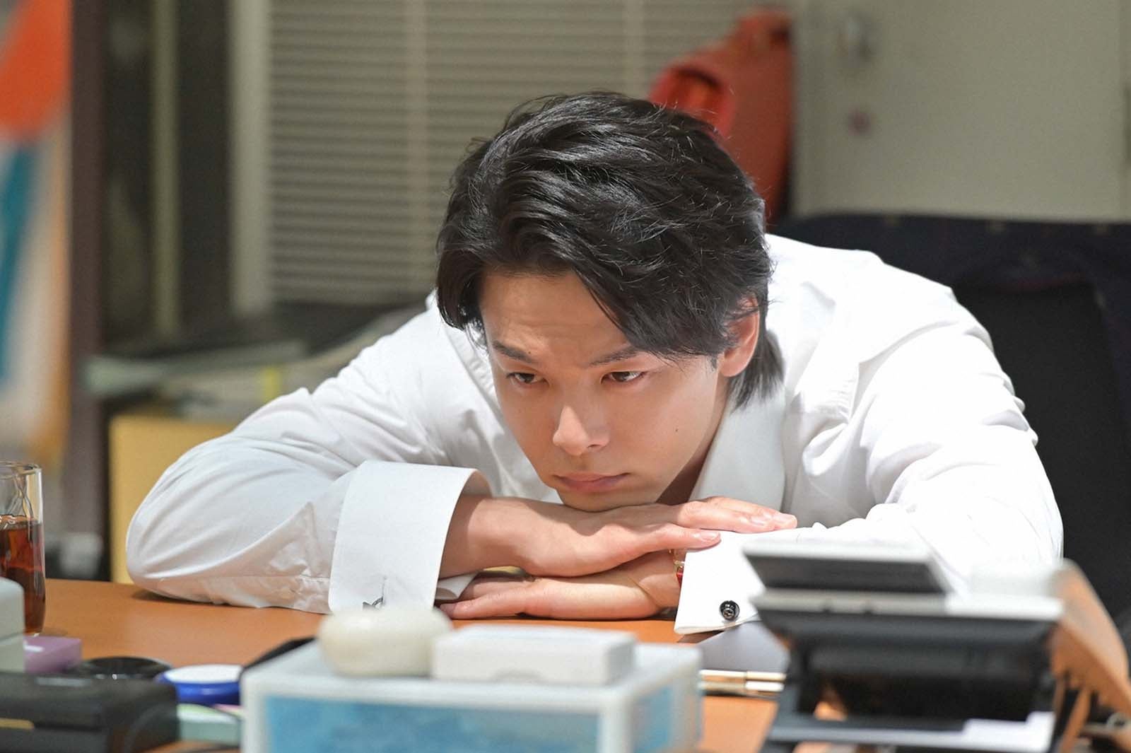 中村倫也「石子と羽男―そんなコトで訴えます？―」第4話より（C）TBS