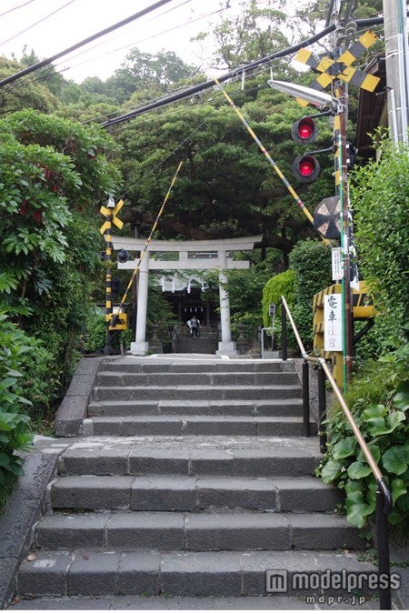 神社前の踏切